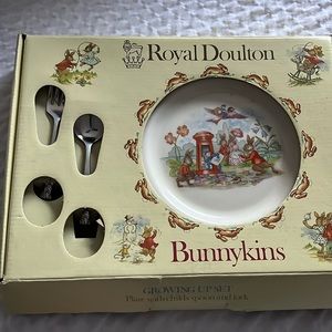 NWOT Royal Doulton Bunnykins plate set